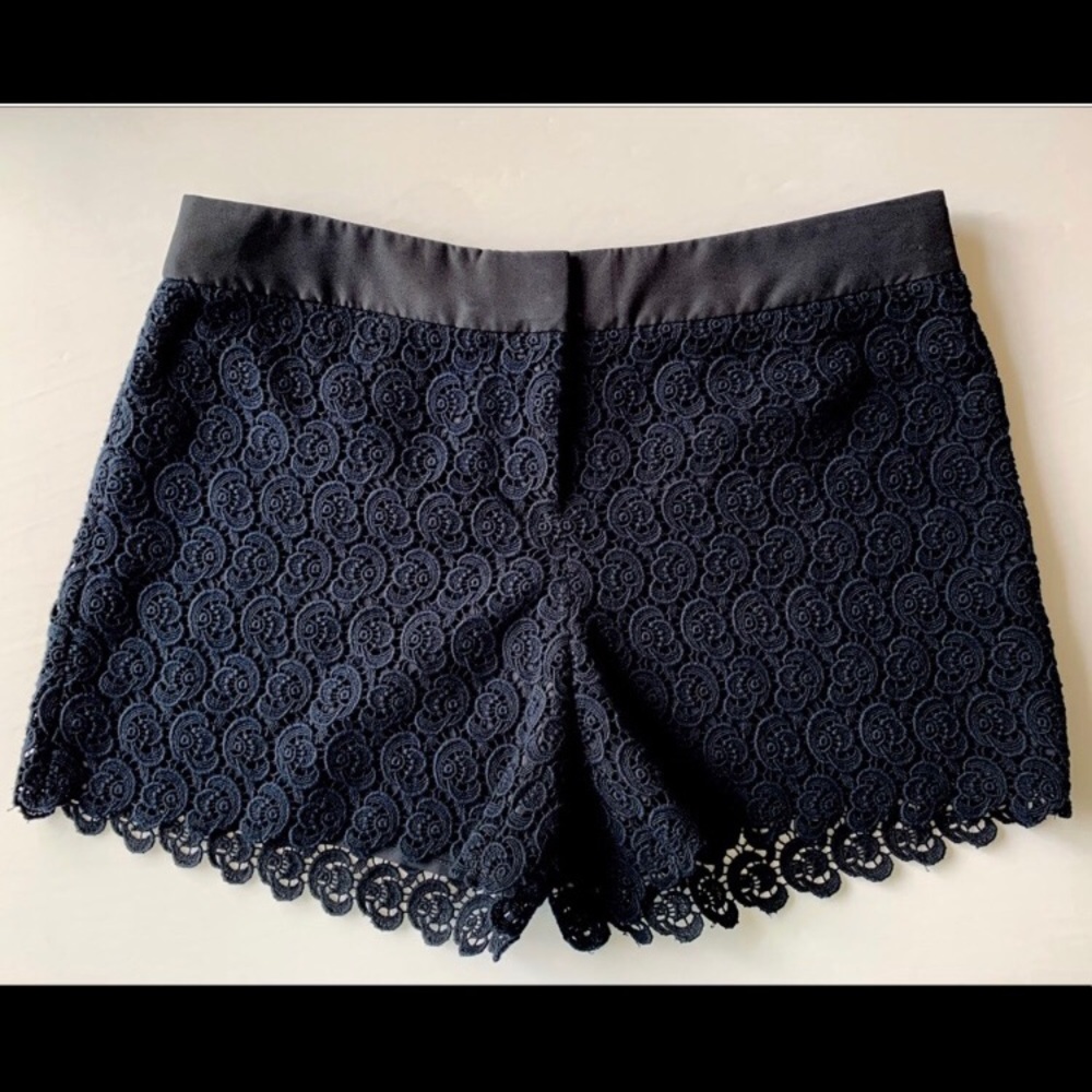 🌟CLUB MONACO Lace Shorts 🌟